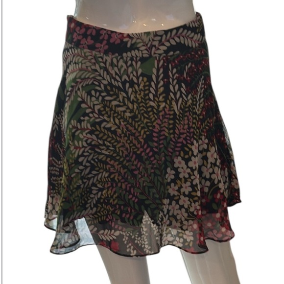 Urban Outfitters Black Multi Floral Chiffon Mini Skirt Size Small - Picture 11 of 11
